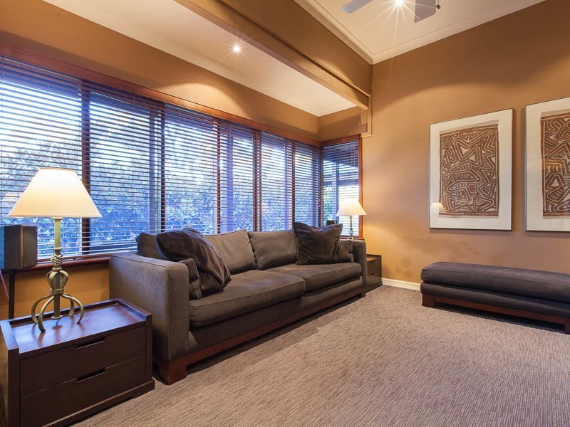 30 Grange Crescent, Gooseberry Hill WA 6076