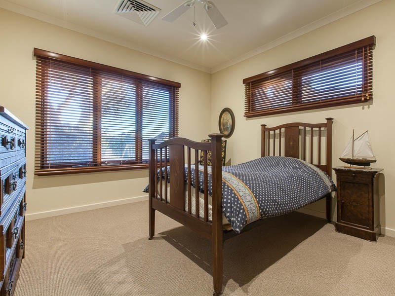 30 Grange Crescent, Gooseberry Hill WA 6076