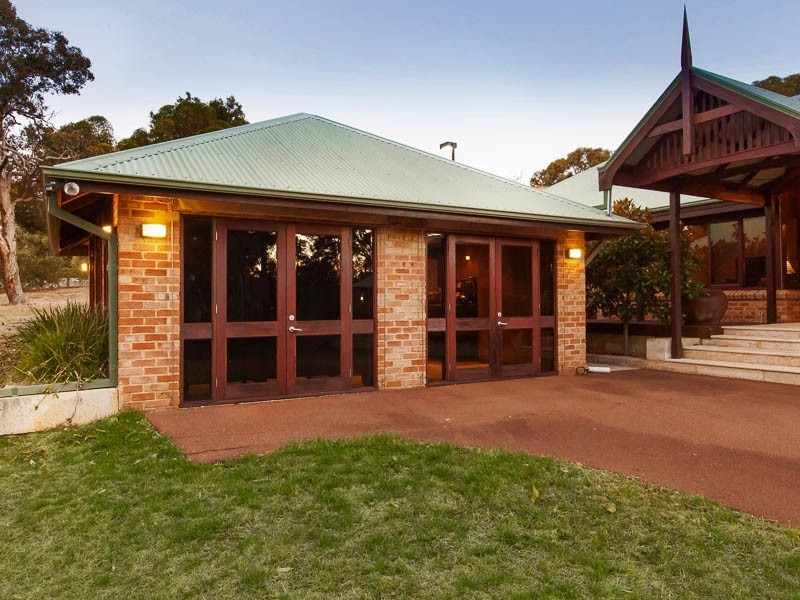 30 Grange Crescent, Gooseberry Hill WA 6076