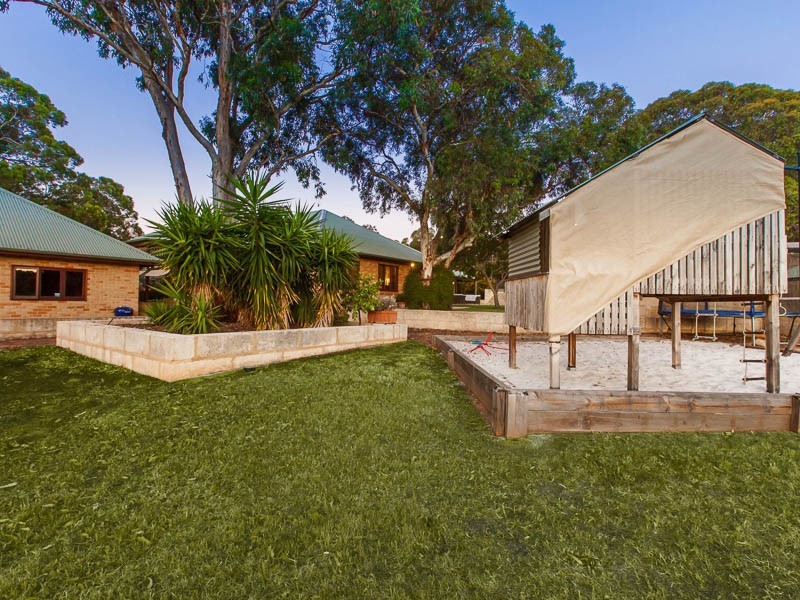 30 Grange Crescent, Gooseberry Hill WA 6076