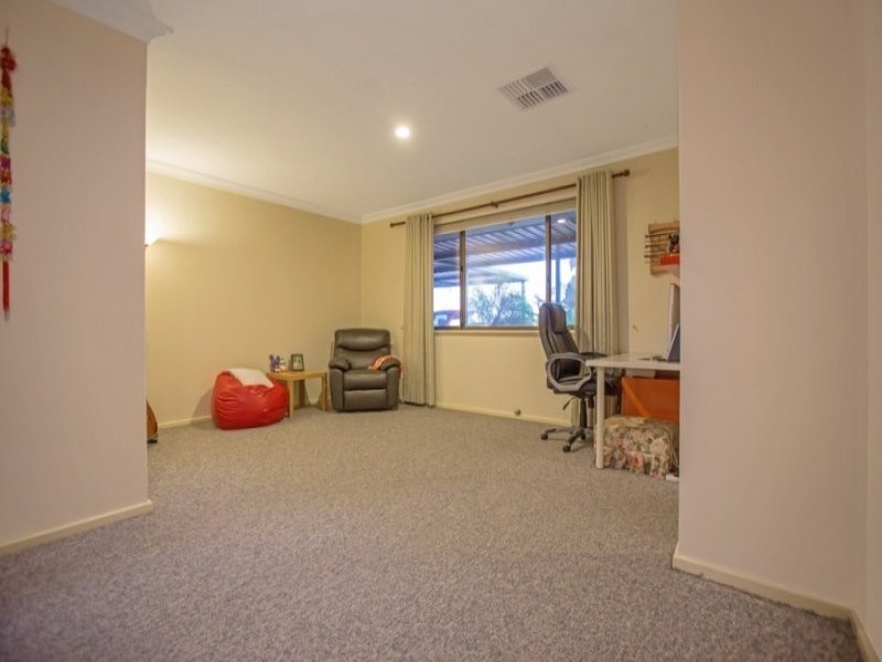 25 Hadley Gardens, Kardinya WA 6163