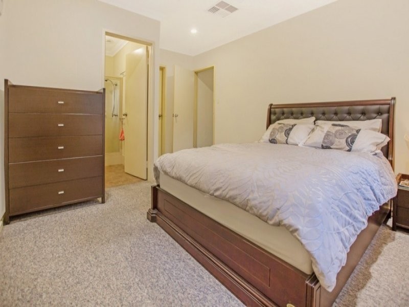 25 Hadley Gardens, Kardinya WA 6163