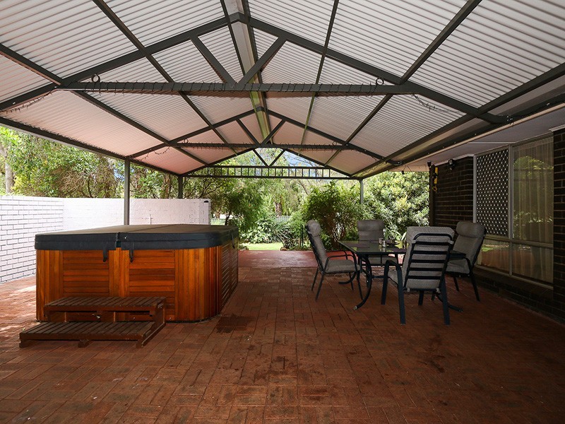 34 Heslop Road, Lesmurdie WA 6076