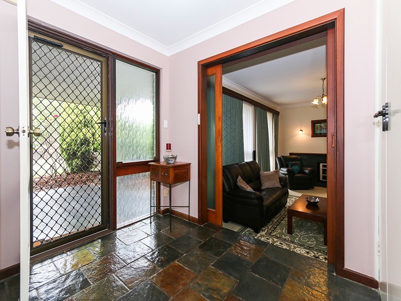 34 Heslop Road, Lesmurdie WA 6076