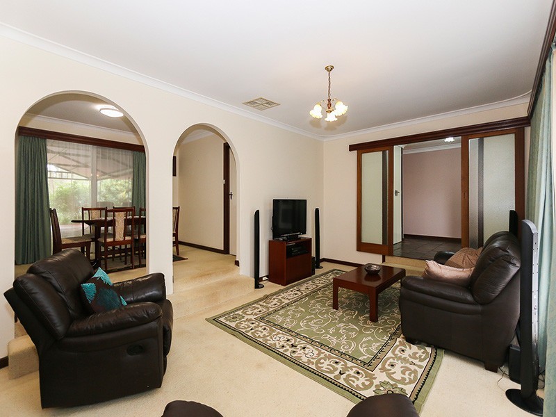 34 Heslop Road, Lesmurdie WA 6076