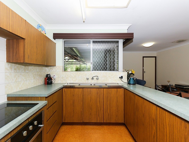 34 Heslop Road, Lesmurdie WA 6076