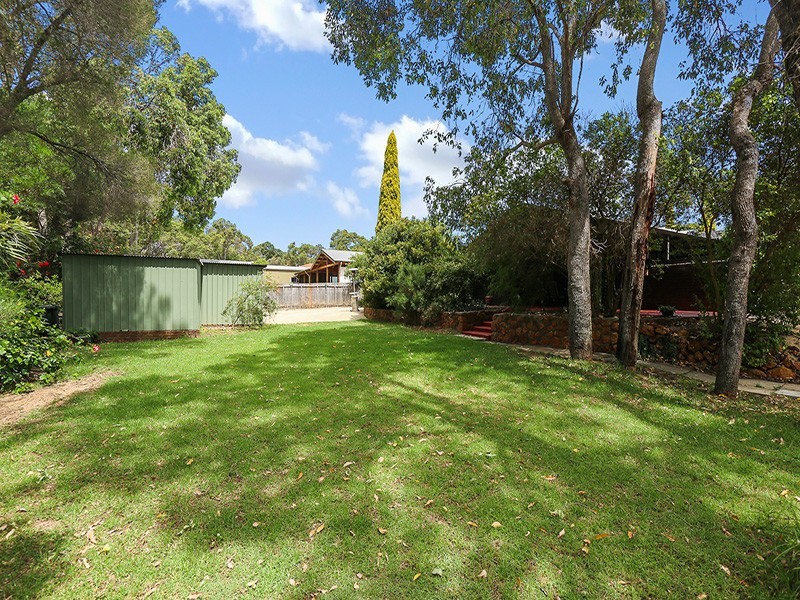 34 Heslop Road, Lesmurdie WA 6076