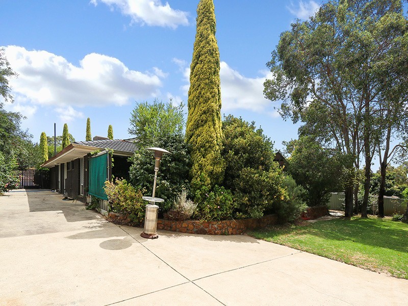 34 Heslop Road, Lesmurdie WA 6076