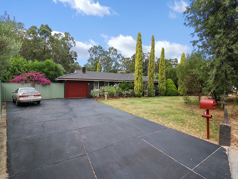 34 Heslop Road, Lesmurdie WA 6076
