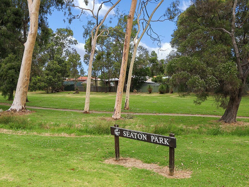 34 Heslop Road, Lesmurdie WA 6076