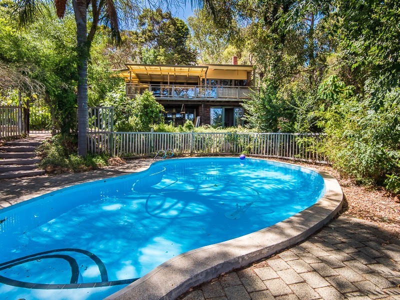 11 Prospect Crescent, Kalamunda WA 6076