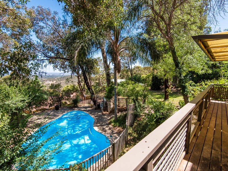 11 Prospect Crescent, Kalamunda WA 6076