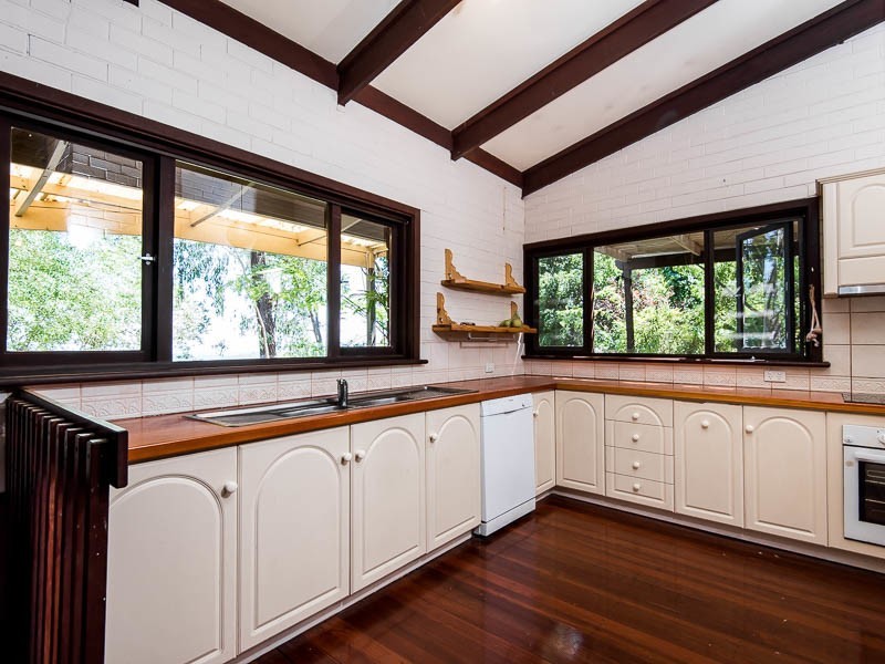 11 Prospect Crescent, Kalamunda WA 6076