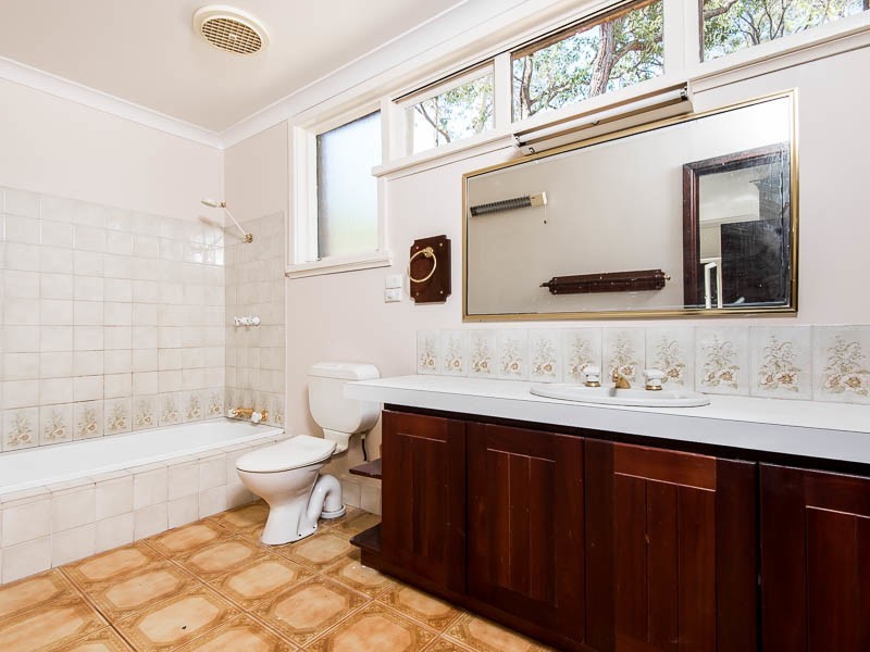 11 Prospect Crescent, Kalamunda WA 6076