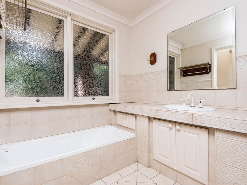 11 Prospect Crescent, Kalamunda WA 6076