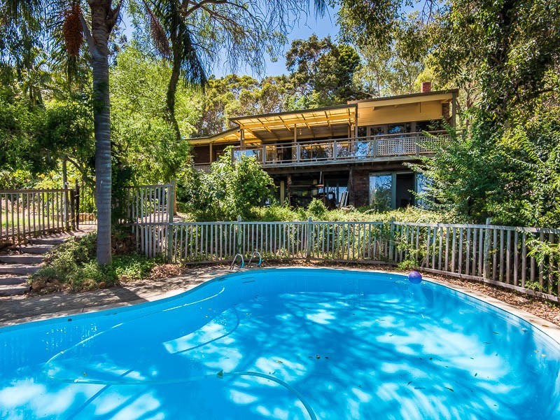 11 Prospect Crescent, Kalamunda WA 6076