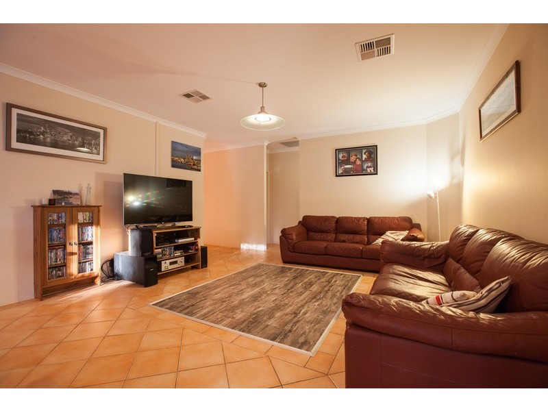 16 Tincombe Grove, Baldivis WA 6171