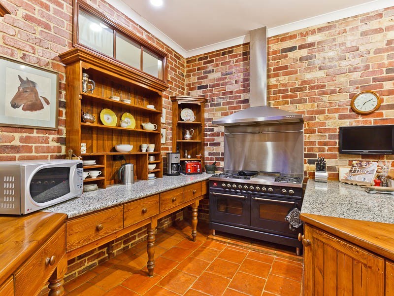 78 Victoria Road, Wattle Grove WA 6107