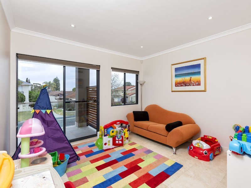 30 Leonora Street, Como WA 6152