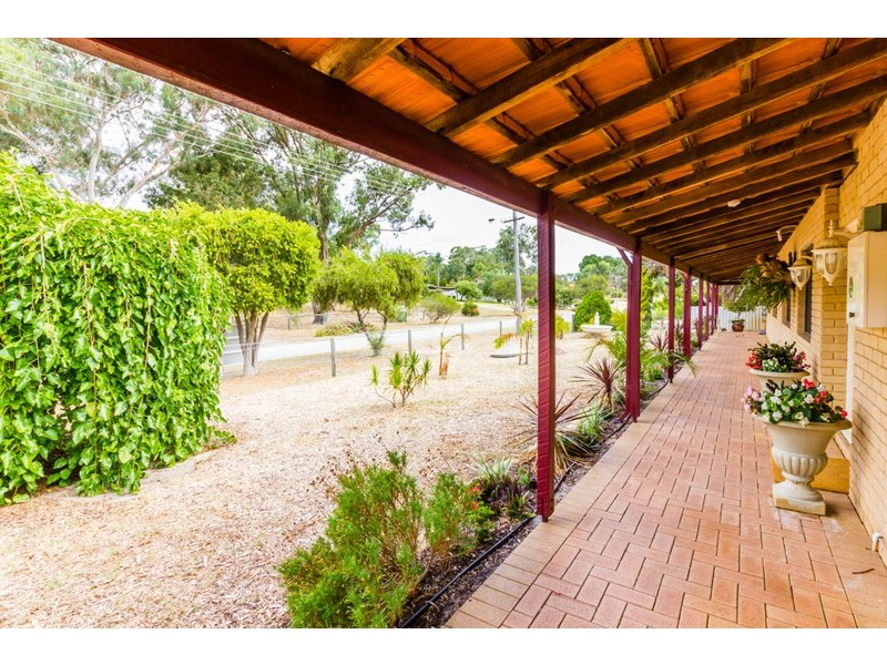 12 Battersea Road, Canning Vale WA 6155