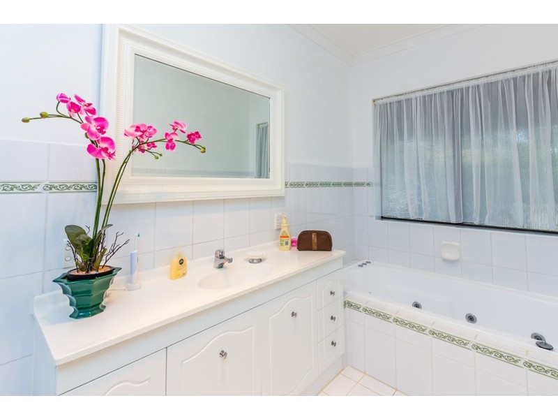 12 Battersea Road, Canning Vale WA 6155