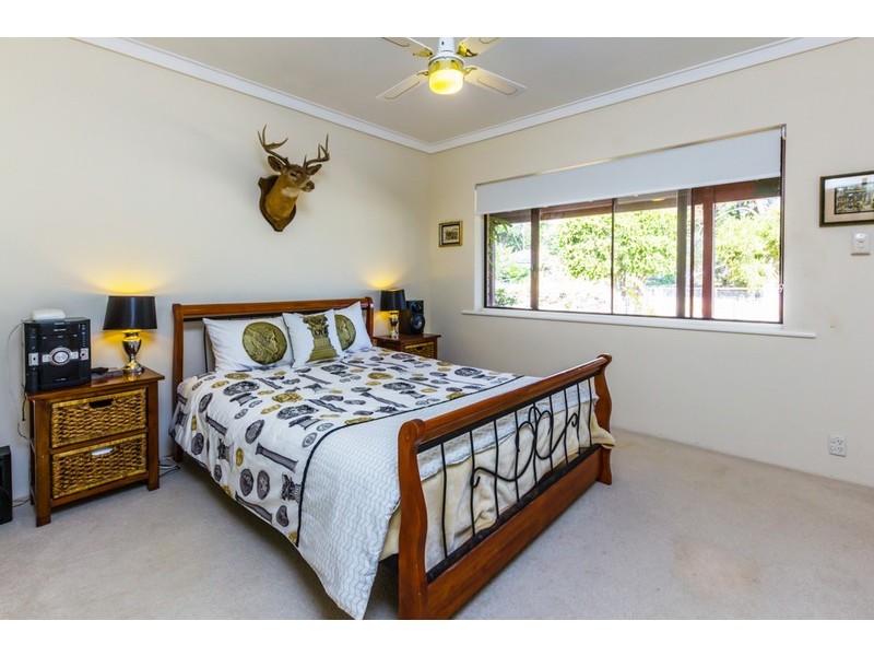 12 Battersea Road, Canning Vale WA 6155