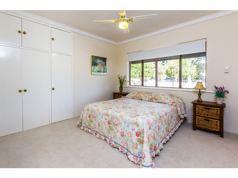 12 Battersea Road, Canning Vale WA 6155