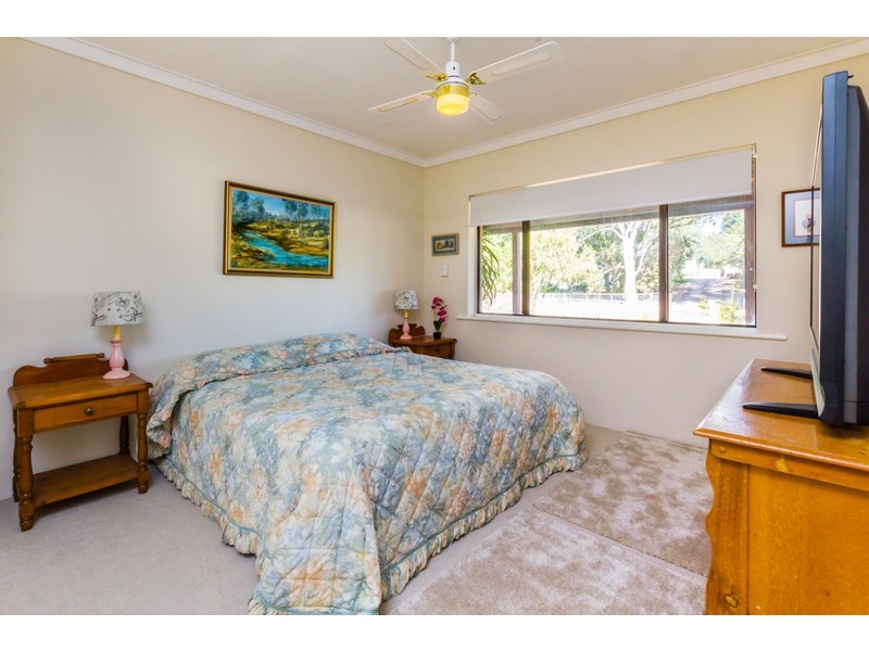 12 Battersea Road, Canning Vale WA 6155