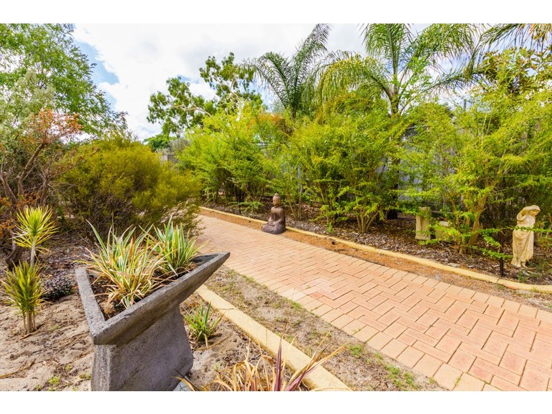 12 Battersea Road, Canning Vale WA 6155