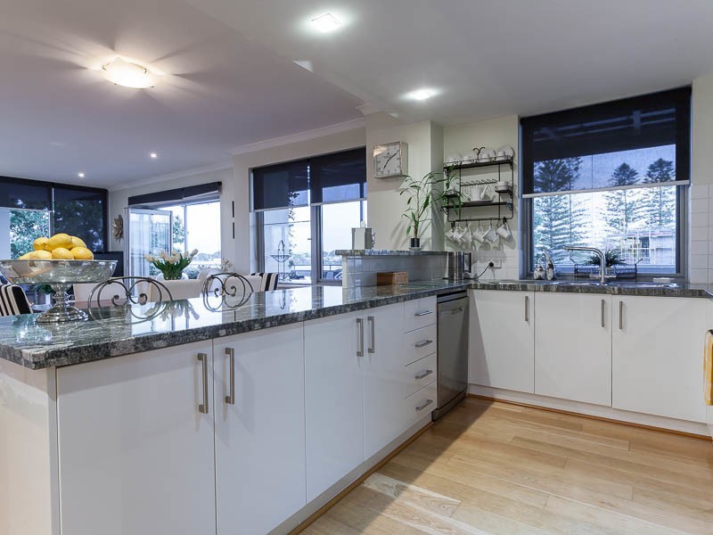 205/1 The Esplanade, Mount Pleasant WA 6153