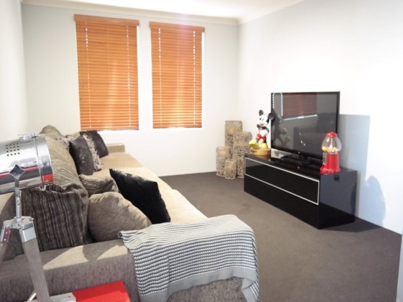 14 Pembrooke Lane, Canning Vale WA 6155