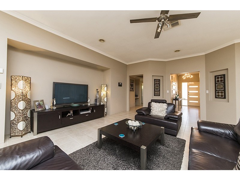 30 Jubata Gardens, Dudley Park WA 6210