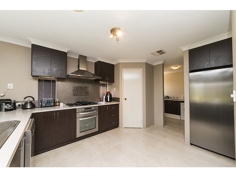 30 Jubata Gardens, Dudley Park WA 6210