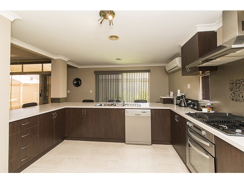 30 Jubata Gardens, Dudley Park WA 6210