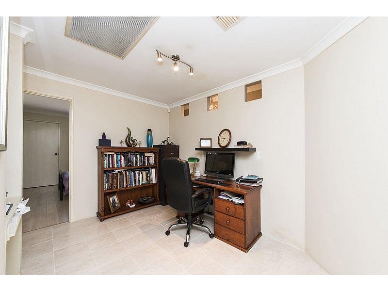 30 Jubata Gardens, Dudley Park WA 6210