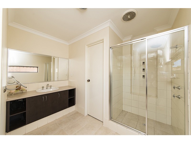 30 Jubata Gardens, Dudley Park WA 6210