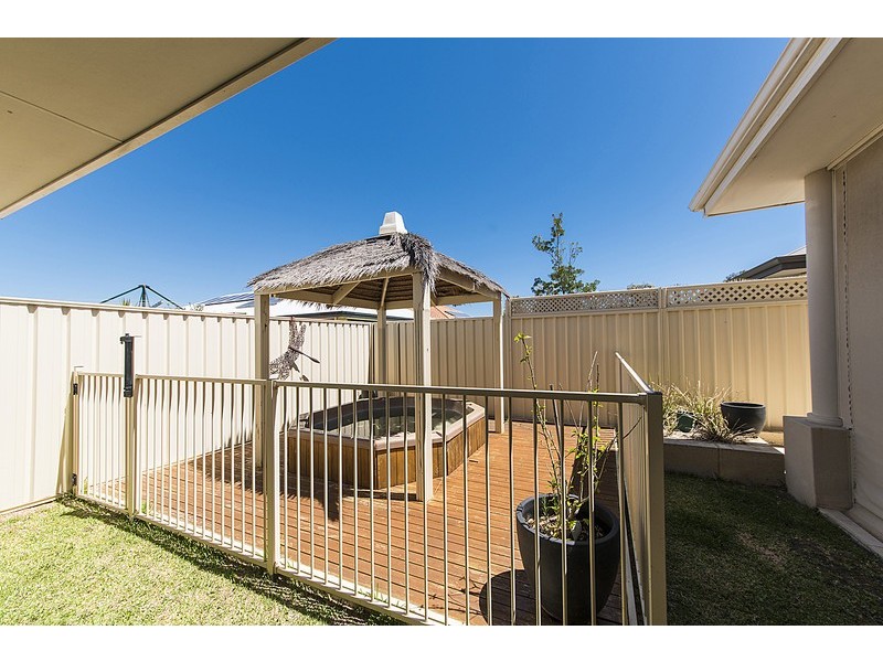 30 Jubata Gardens, Dudley Park WA 6210