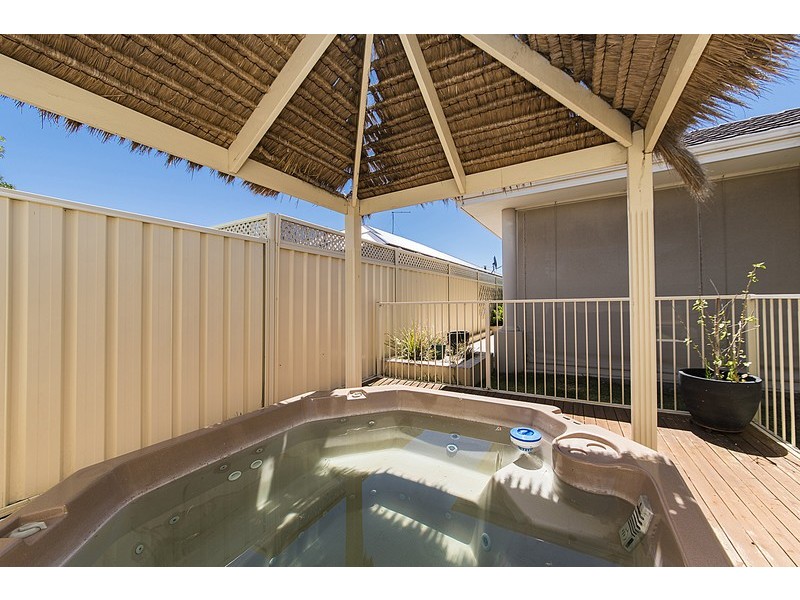 30 Jubata Gardens, Dudley Park WA 6210