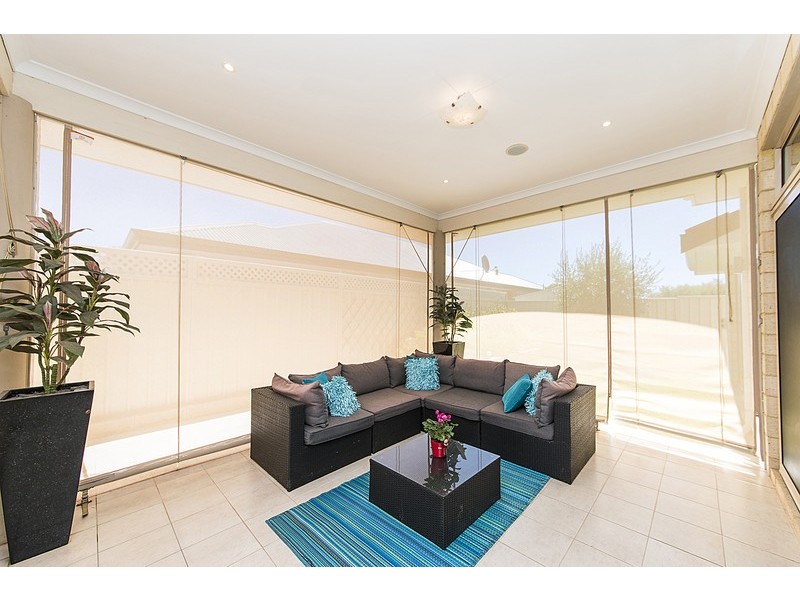 30 Jubata Gardens, Dudley Park WA 6210