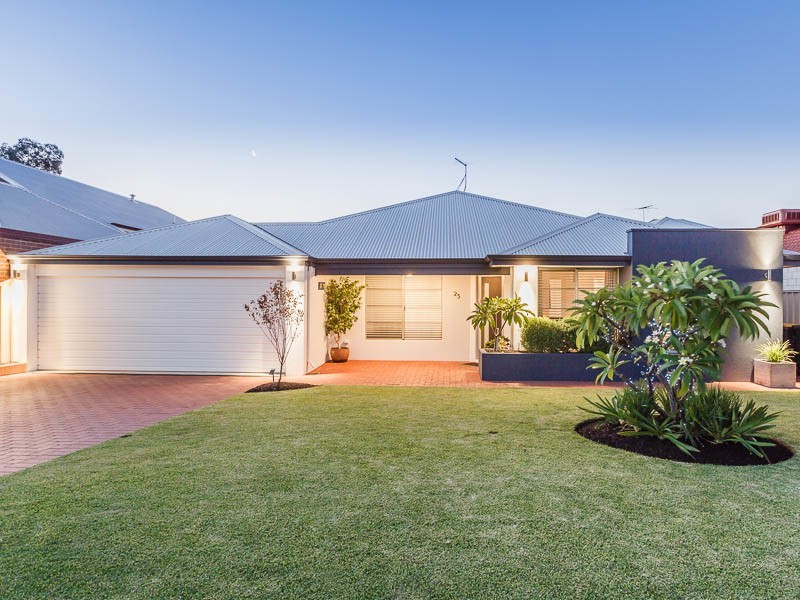 25 Elvire Street, Viveash WA 6056