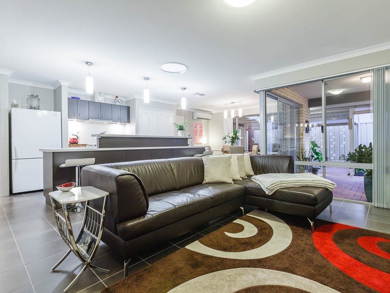 25 Elvire Street, Viveash WA 6056