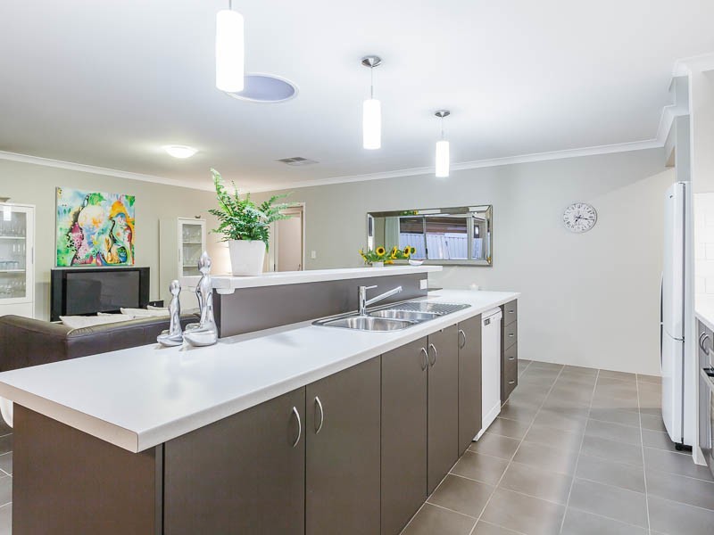 25 Elvire Street, Viveash WA 6056