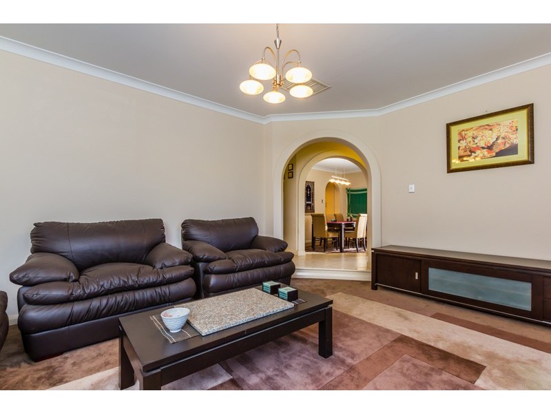 41 Battersea Road, Canning Vale WA 6155