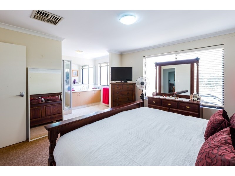 12 Leicester Crescent, Canning Vale WA 6155