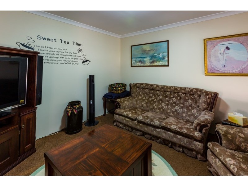 12 Leicester Crescent, Canning Vale WA 6155