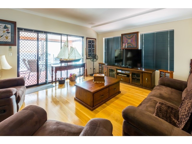 12 Leicester Crescent, Canning Vale WA 6155