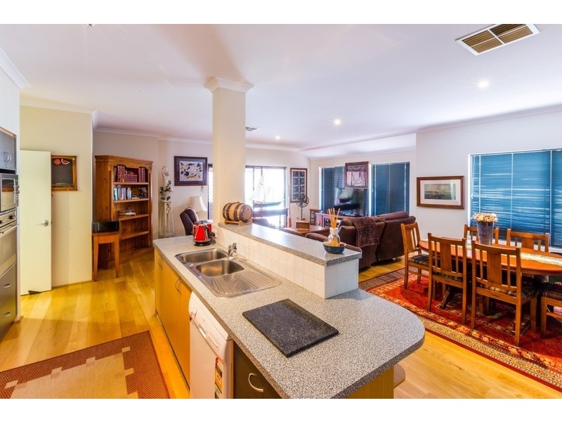 12 Leicester Crescent, Canning Vale WA 6155