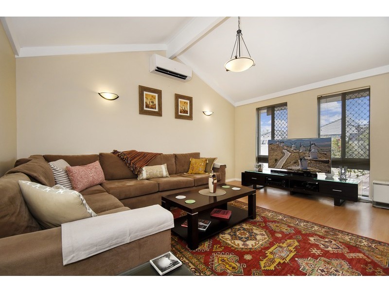 43 Sillmon Way, Duncraig WA 6023