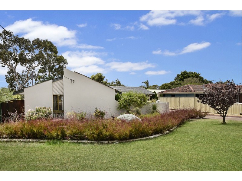 43 Sillmon Way, Duncraig WA 6023