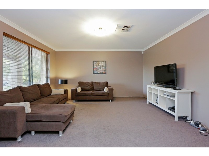 4 Becher Avenue, Canning Vale WA 6155